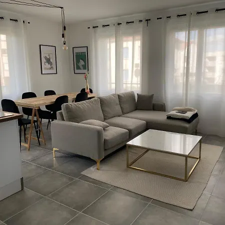 Апартаменты Superbe A Parking Prive