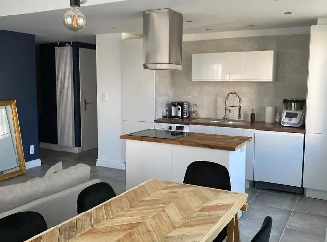 Апартаменты Superbe A Parking Prive