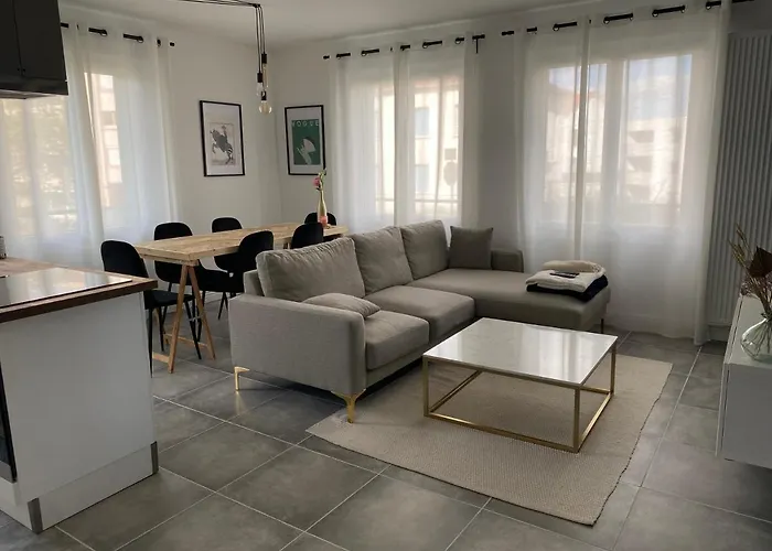 Apartment Superbe A Parking Prive