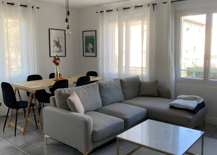 Апартаменты Superbe A Parking Prive